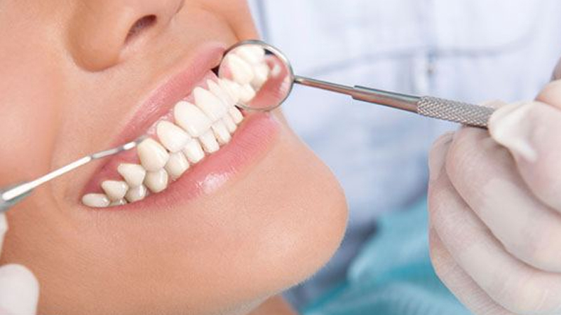 دندانپزشک متخصص اصفهان | تفاوت بلیچینگ و جرمگیری